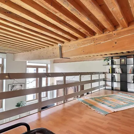 Le Poetique - Charming Flat - 4th Апартаменты *